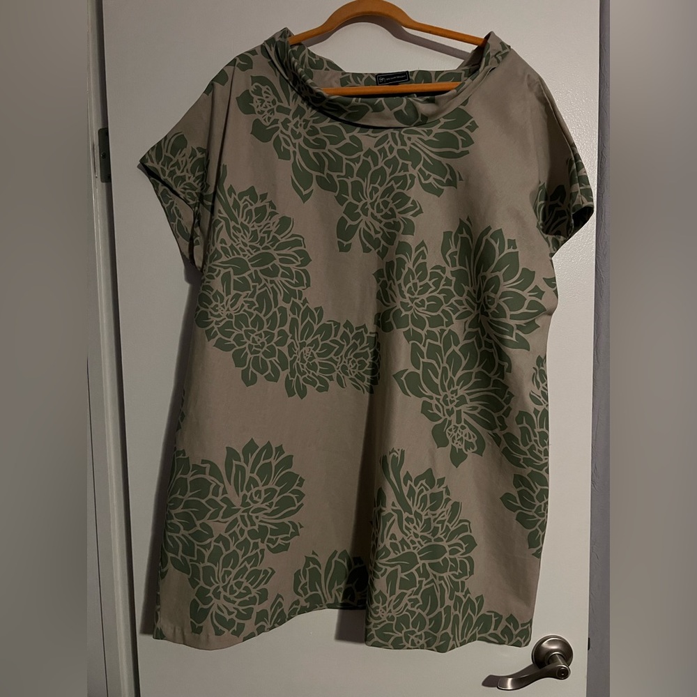 Sigzane dress, brand new without tag